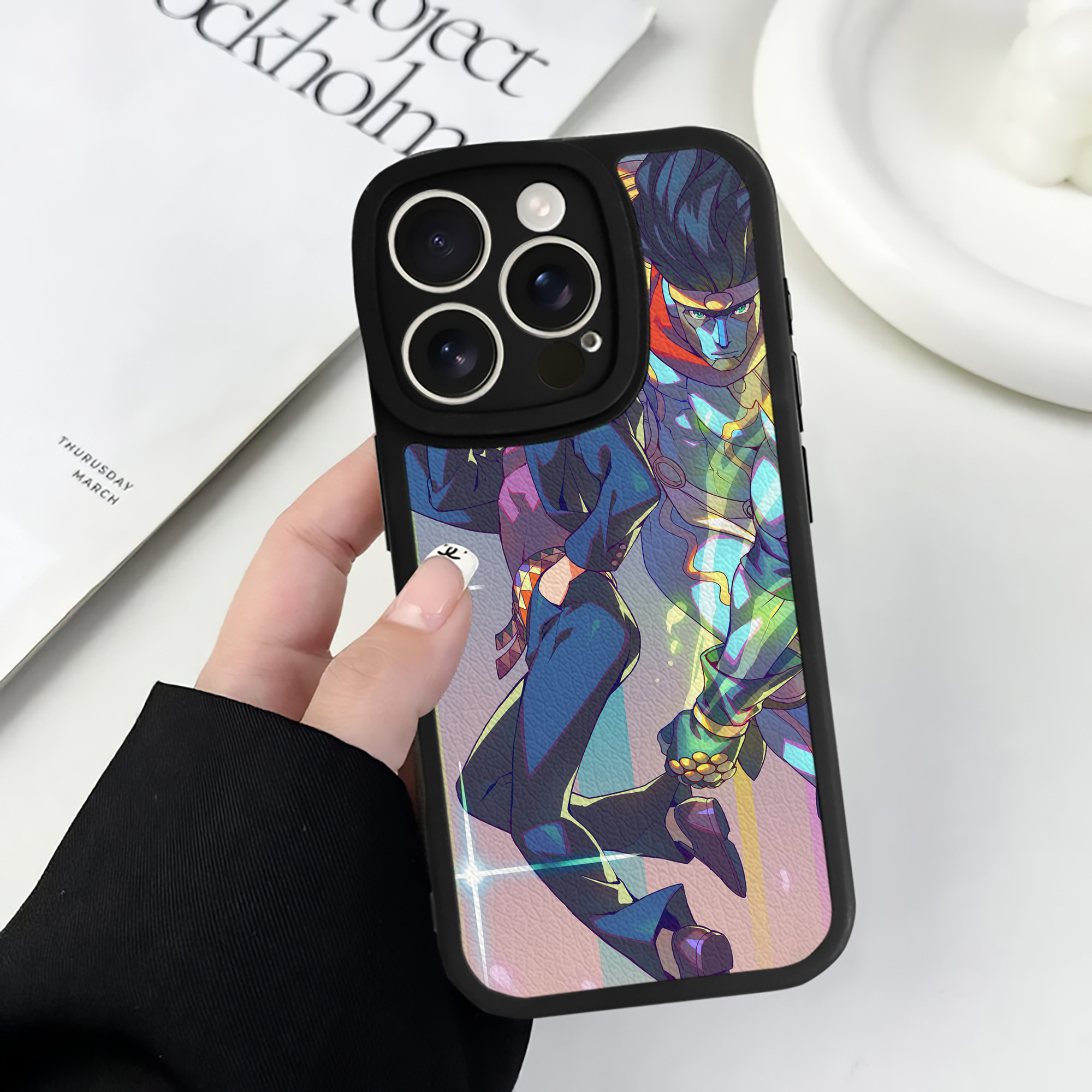 （画像用） ジョジョの奇妙な冒険 JoJo's Bizarre Adventure 【iPhone 16シリーズ対応】シリコンスマホケース（レザー調） 材質：シリコン